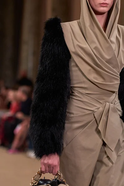 Look 71